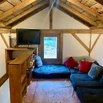 בית נופש Gorgeous Mini-chalet *